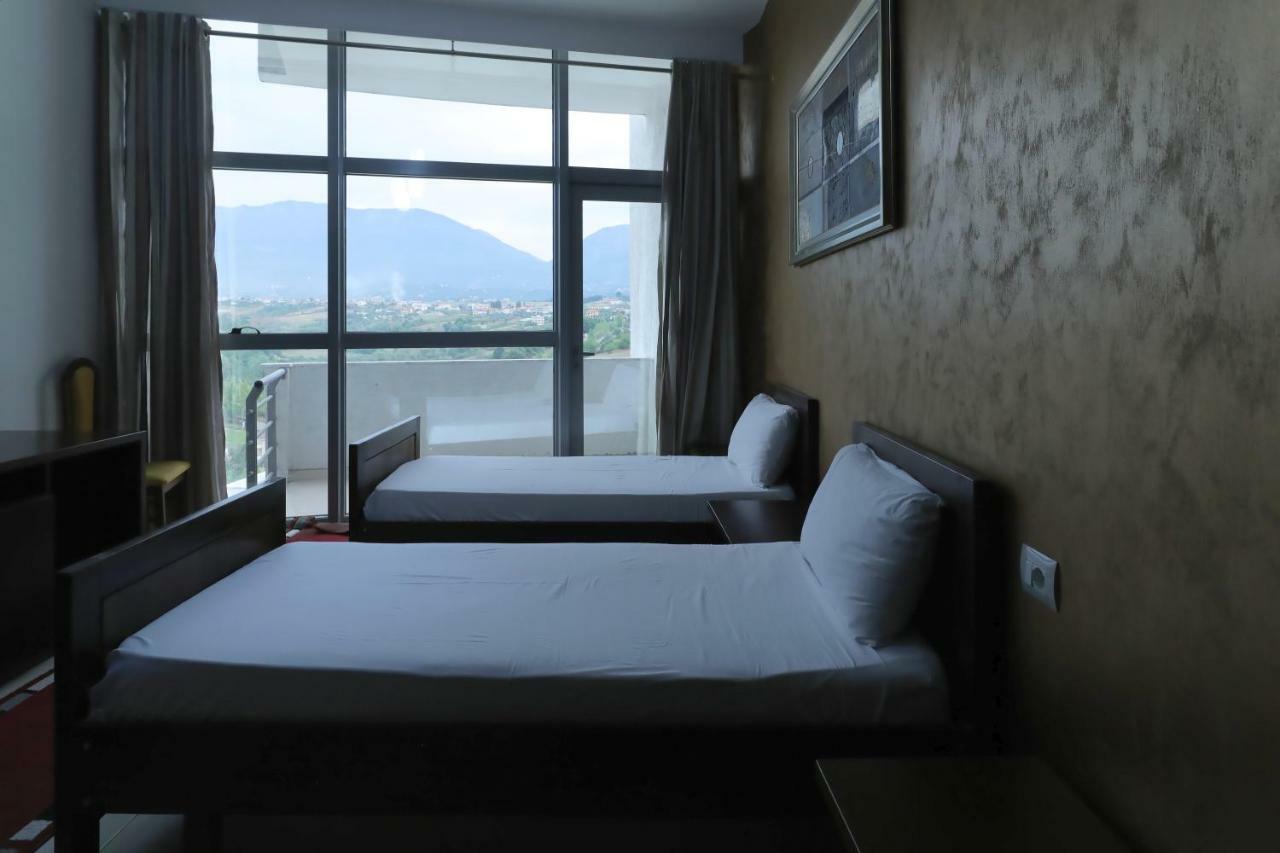 Hotel Gjuta Tirana Extérieur photo