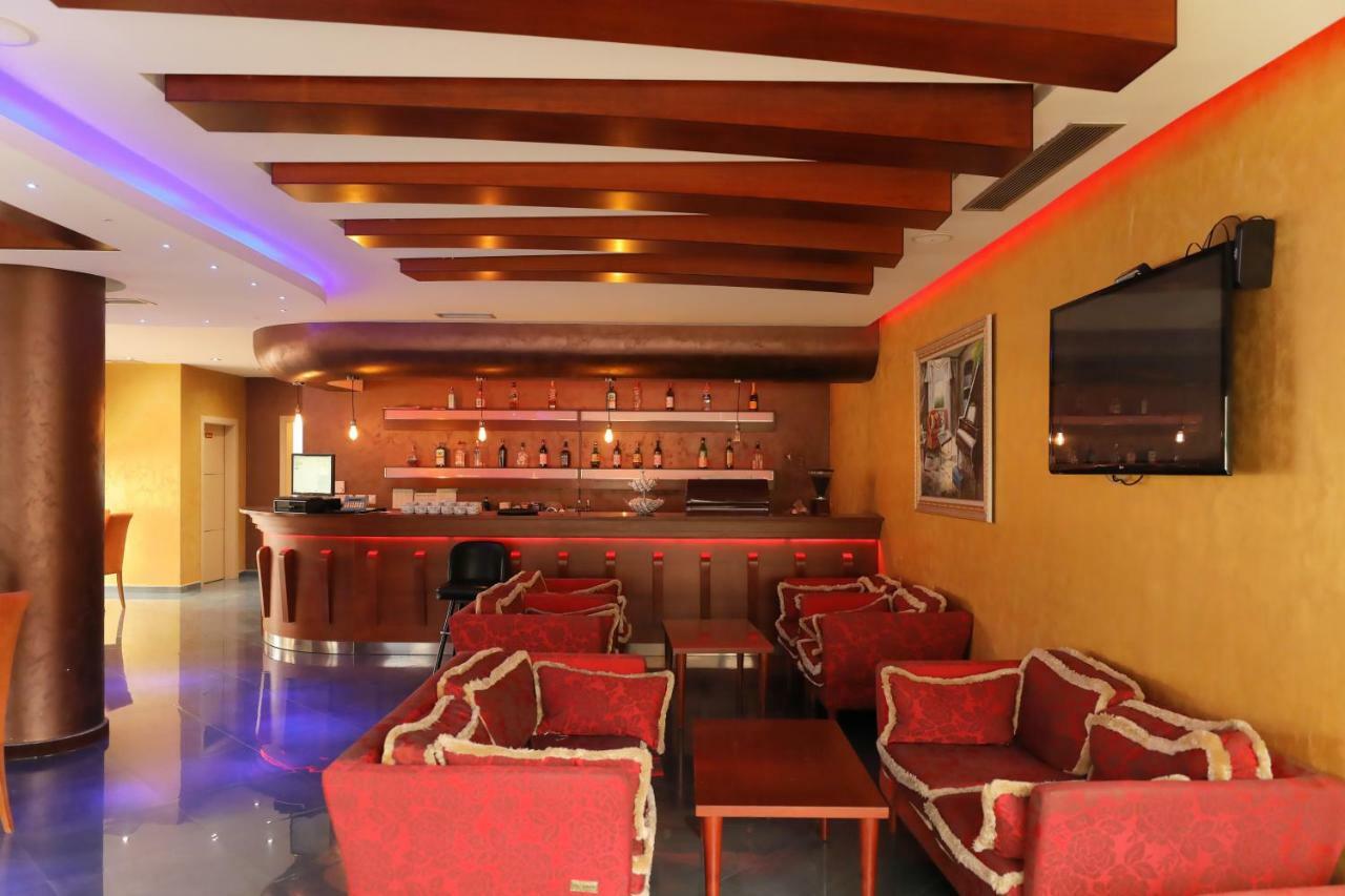 Hotel Gjuta Tirana Extérieur photo