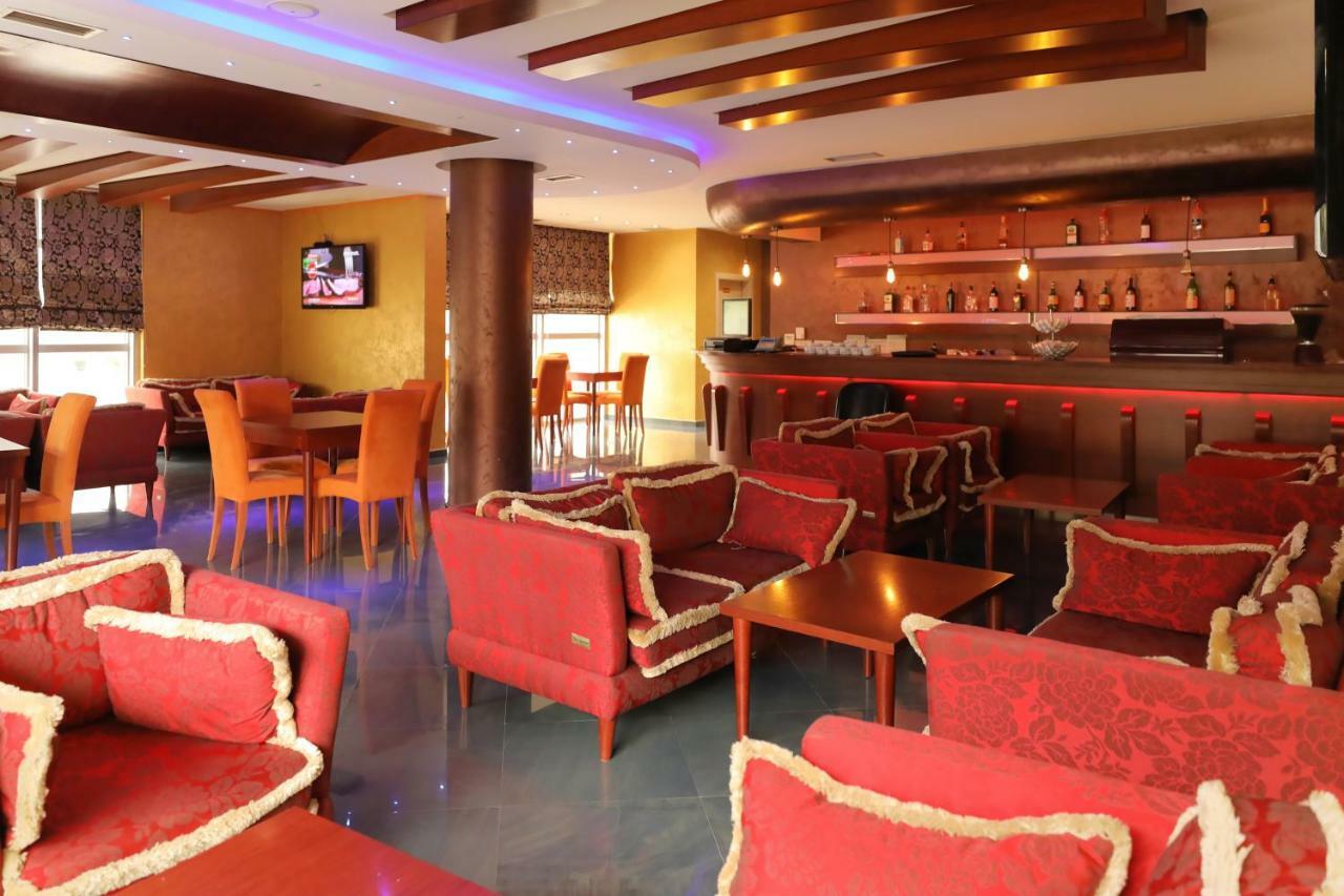 Hotel Gjuta Tirana Extérieur photo