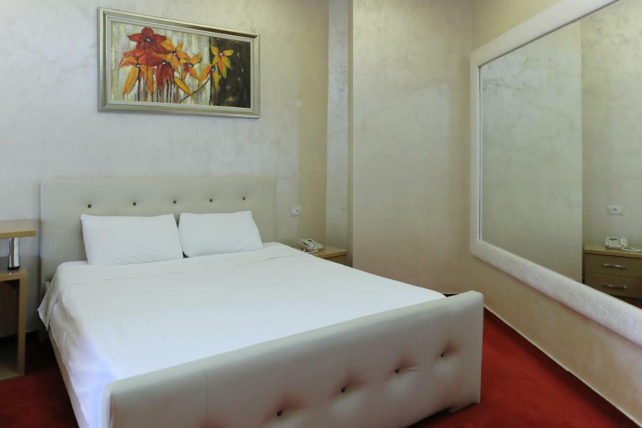 Hotel Gjuta Tirana Extérieur photo