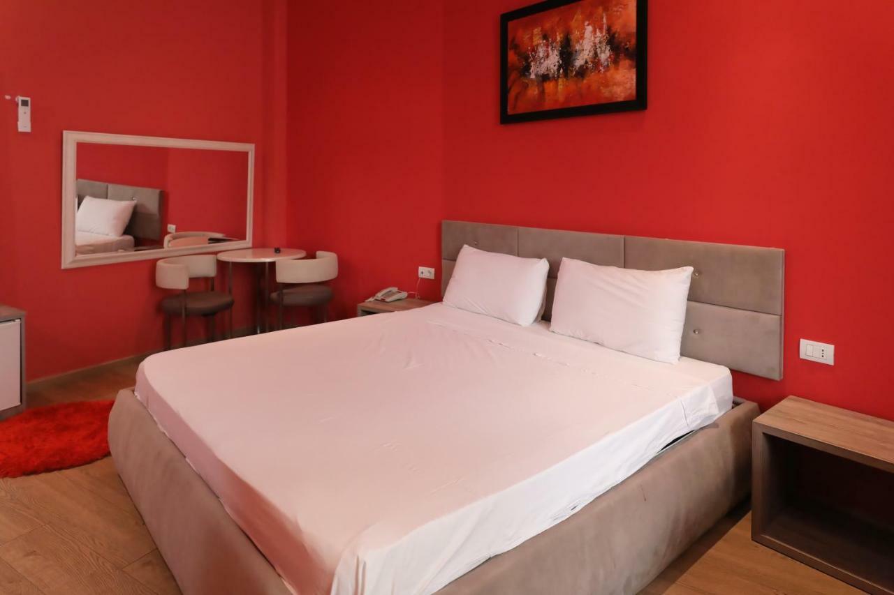 Hotel Gjuta Tirana Extérieur photo