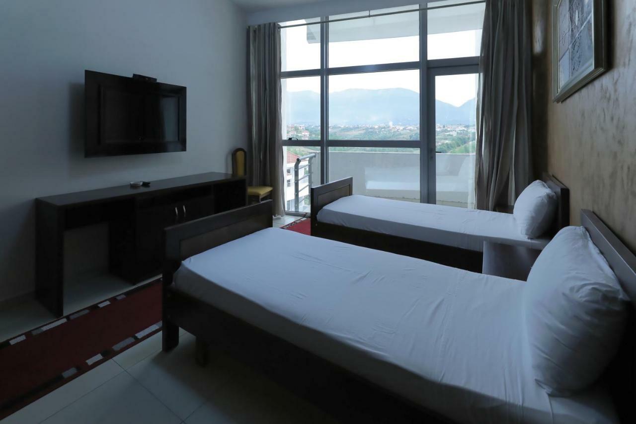 Hotel Gjuta Tirana Extérieur photo