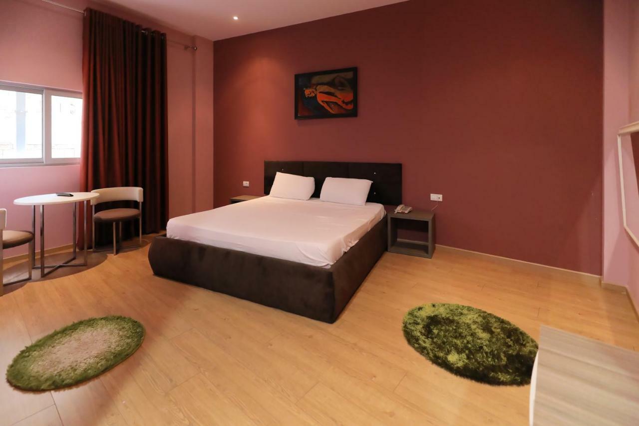 Hotel Gjuta Tirana Extérieur photo